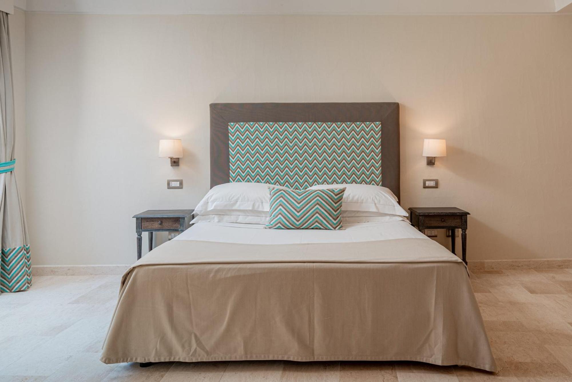 Hotel Cala Lunga 4*